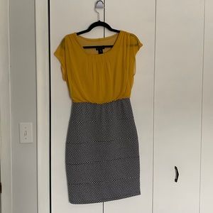 Modern & Bright Mid Length Dress Size 10